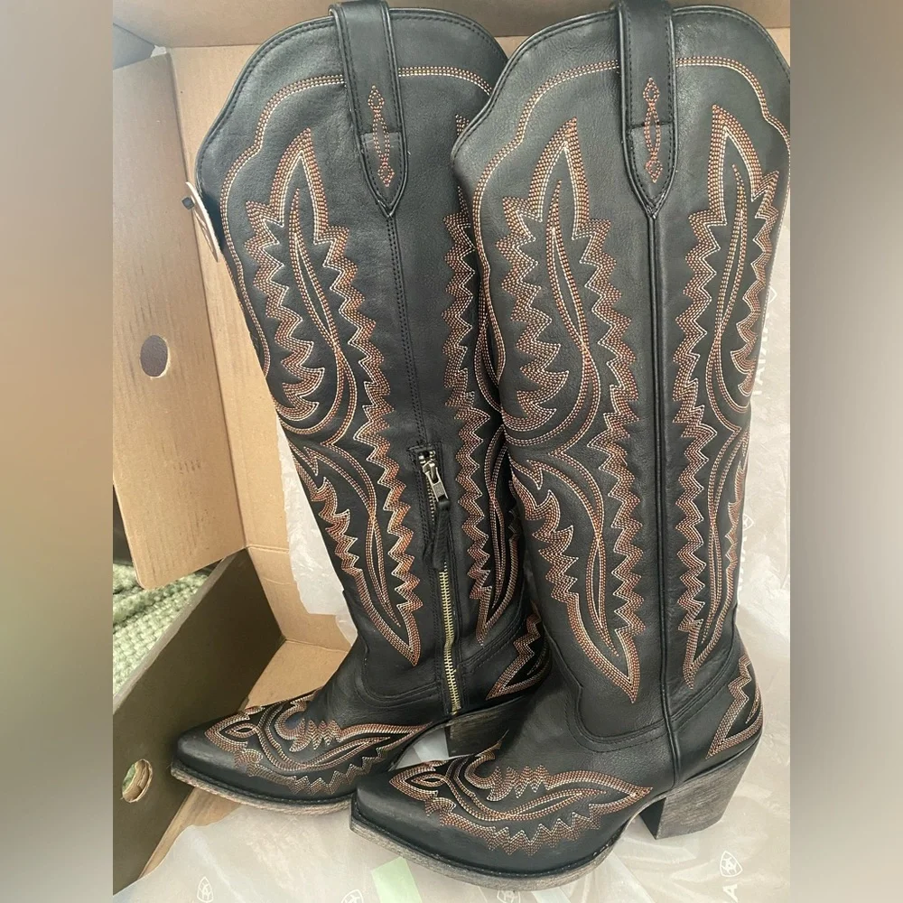 Ariat Black and Brown Western Heeled Riding Boots - Picture 3 of 9